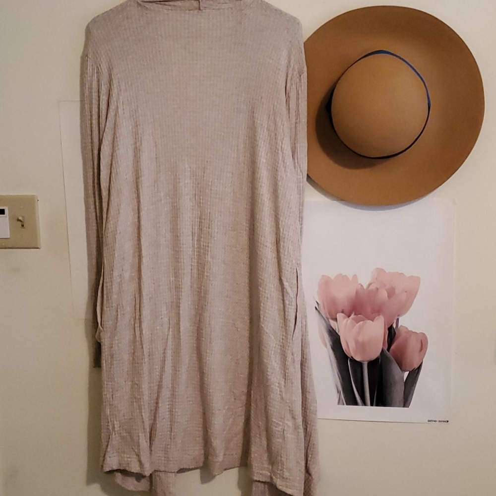 Sweater - Picture 6 of 6
